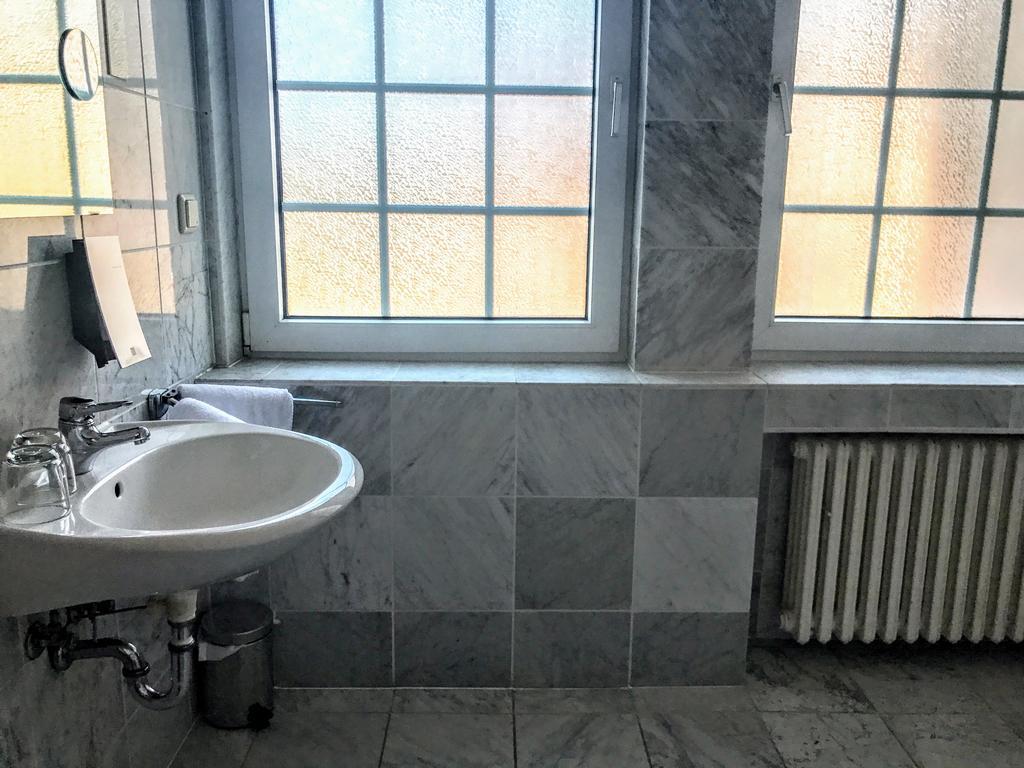 Hotel Koelner Hof Дормаґен Екстер'єр фото