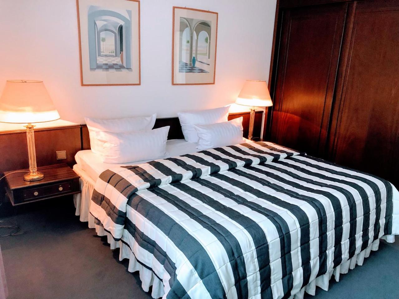 Hotel Koelner Hof Дормаґен Екстер'єр фото